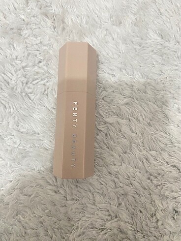 Beden Fenty amber