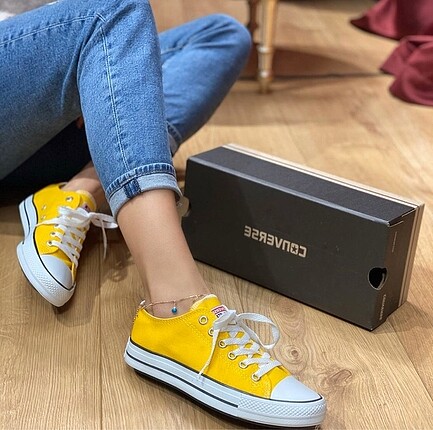 SARI CONVERSE