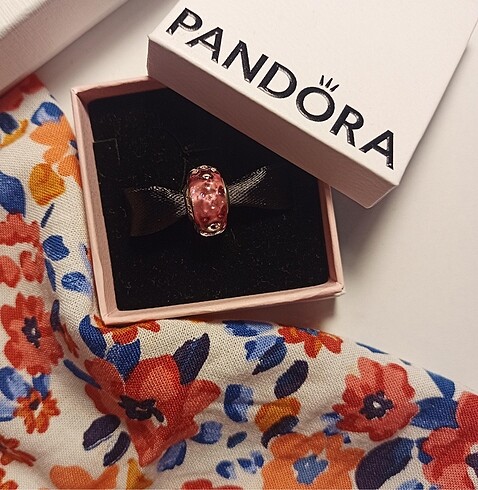 Pandora Fantastik Pembe Murano Charm
