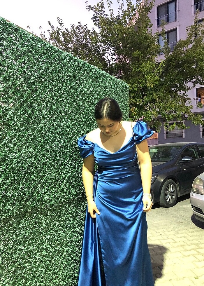 Saten elbise - Görsel 1