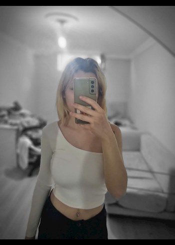 Trendyol & Milla Beyaz Tek Omuz Crop Top