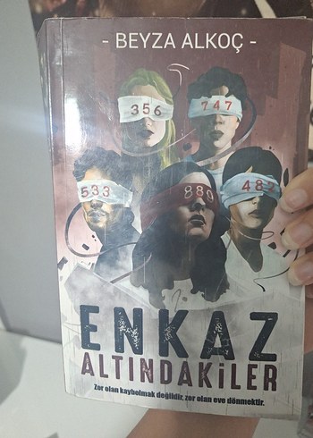 Enkaz Altındakiler - Beyza Alkoç