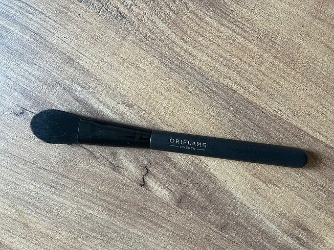 Beden Oriflame makyaj fırçası