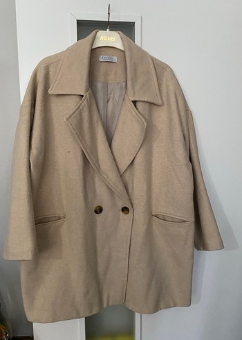 Düğmeli Krem Rengi Kadın Kaban - Görsel 2