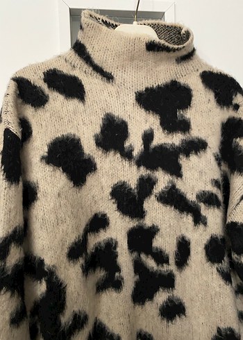 Leopar Desenli Boğazlı Kadın Kazak - Görsel 3