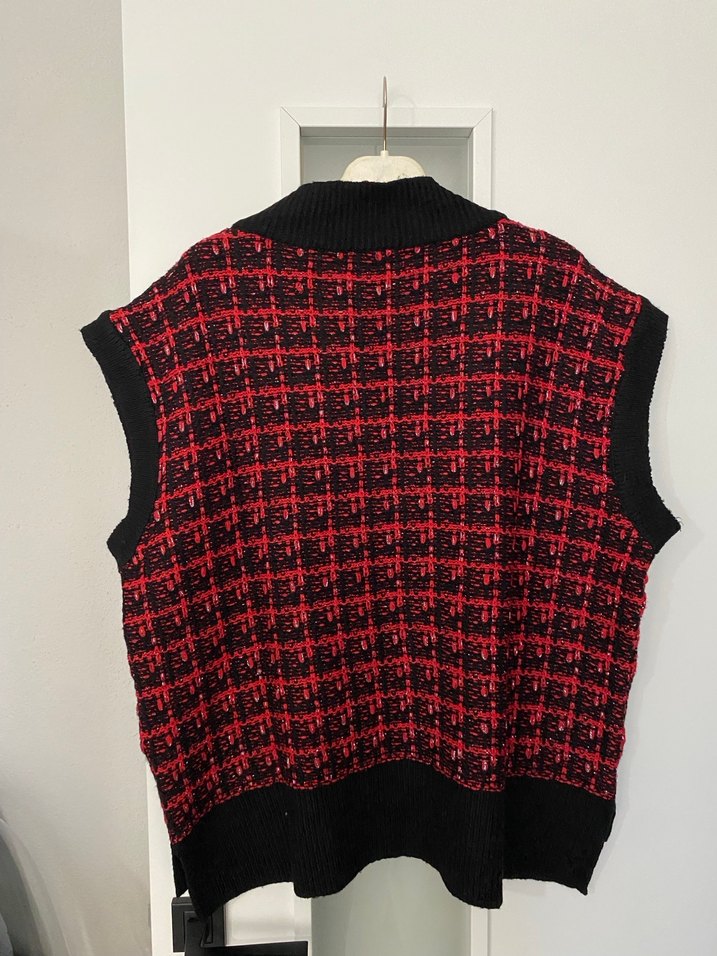 Kırmızı Kareli V Yaka Örgü Süveter - Görsel 5