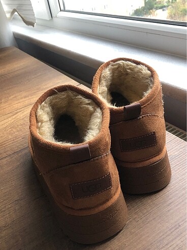 37 Beden UGG BOT