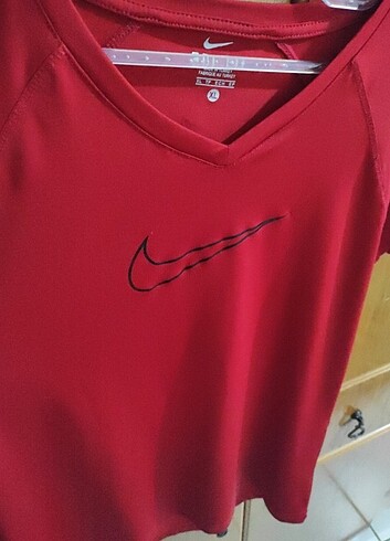 xl Beden Nike orjinal spor tişört dar kalıp