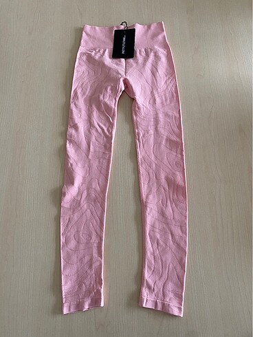 Pembe spor taytı