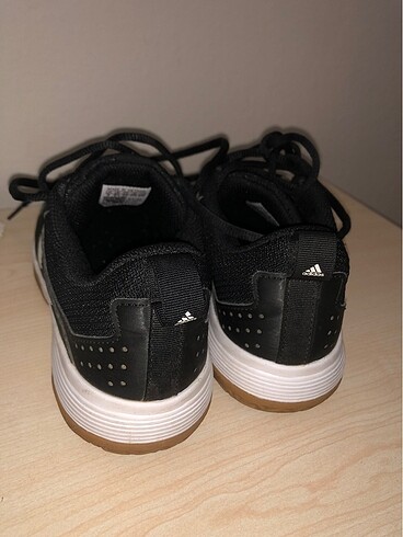 Adidas Bir kaç kez giyildi,sıfır ayarında