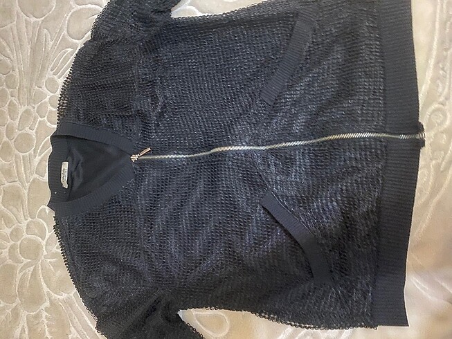 Collezione Ceket veya hırka olarak kullanılabilir. Fileli kumaş, cepli