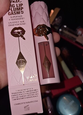 Beden Charlotte tilbury plumpgasm fair medium