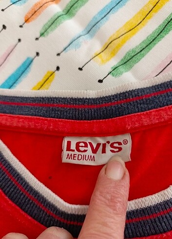 m Beden kırmızı Renk Levi's erkek kısa kol tşört