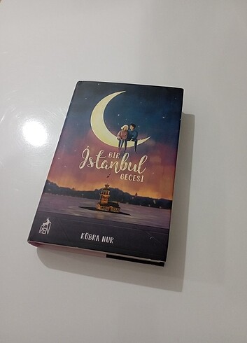 Bir İstanbul Gecesi Kübra Nur Ren Kitap 
