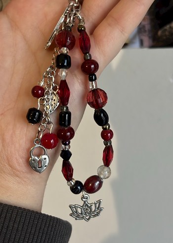 Nana Osaki Anime Koyu Kırmızı Boncuklu Gotik Anahtarlık - Görsel 4