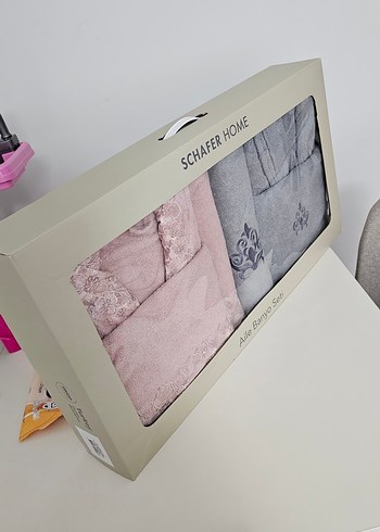 Nakışlı Bornoz ve Havlu Seti - Görsel 3