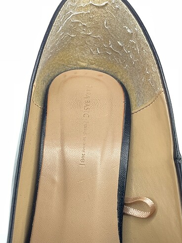 38 Beden siyah Renk Zara Stiletto %70 İndirimli.