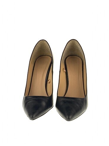 38 Beden Zara Stiletto %70 İndirimli.