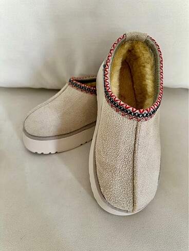 Ugg Ugg model bot