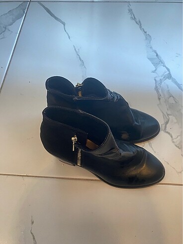 Stradivarius Kadın Çizme Bot