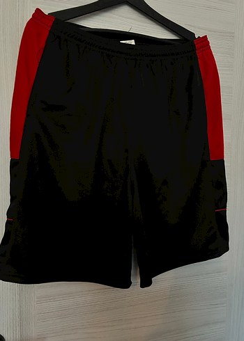 Kırmızı Detaylı Erkek Spor Şortu - Görsel 2