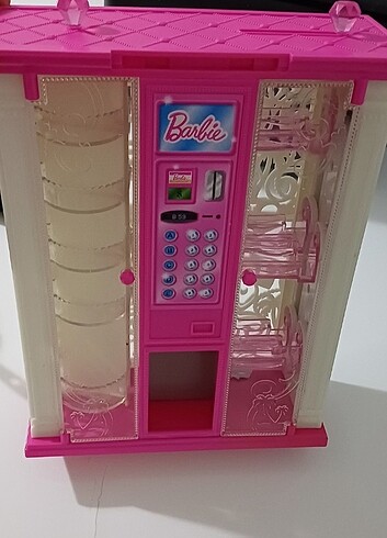 Barbie dolabi