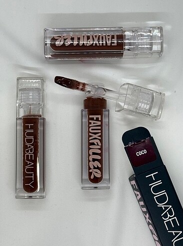 Huda Beauty Lip Gloss