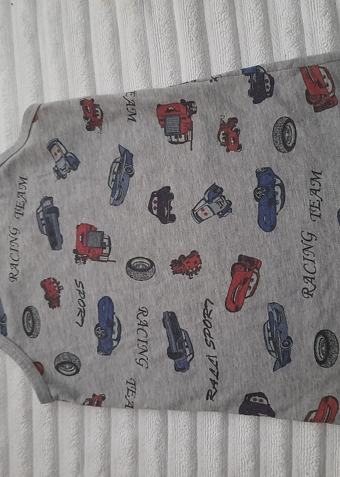 Erkek çocuk atlet - Görsel 2