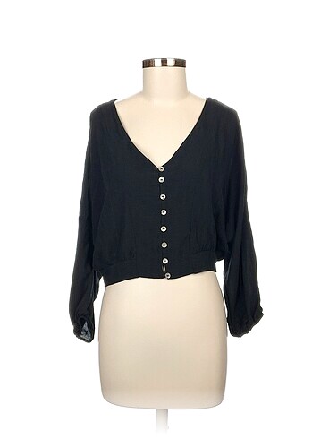 Pull and Bear Bluz %70 İndirimli.