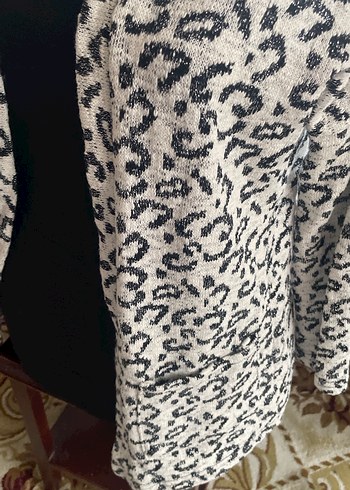 Gri Yılan Desenli Uzun Hamile Kabanı - Görsel 3