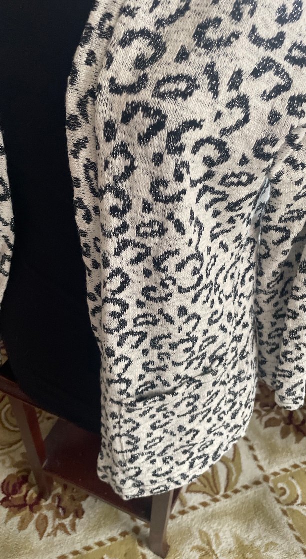 Gri Yılan Desenli Uzun Hamile Kabanı - Görsel 3