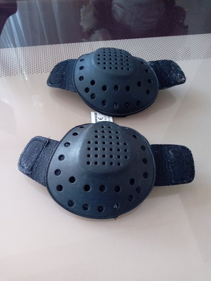 Siyah Noktalı Motosiklet Dizliği - Görsel 2