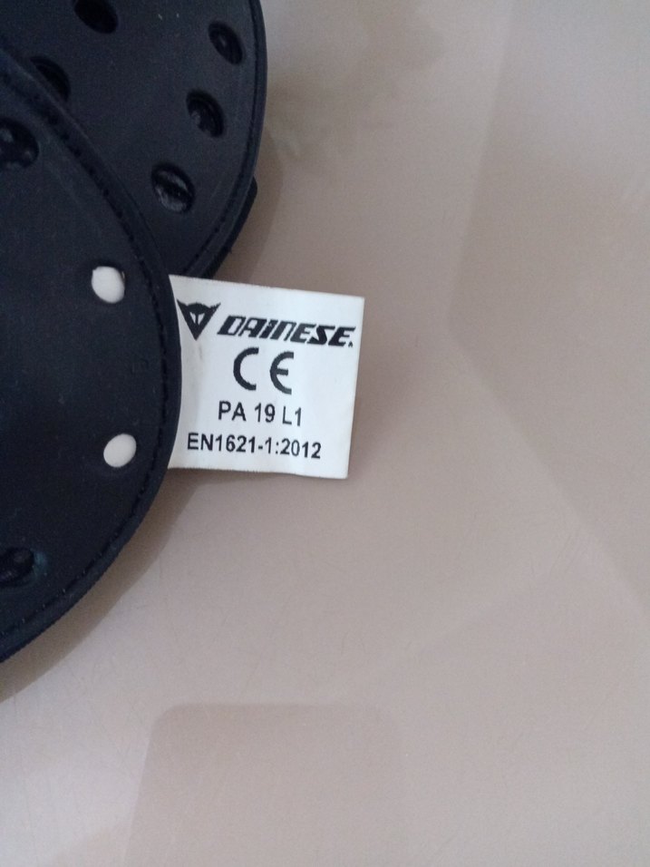 Siyah Noktalı Motosiklet Dizliği - Görsel 3