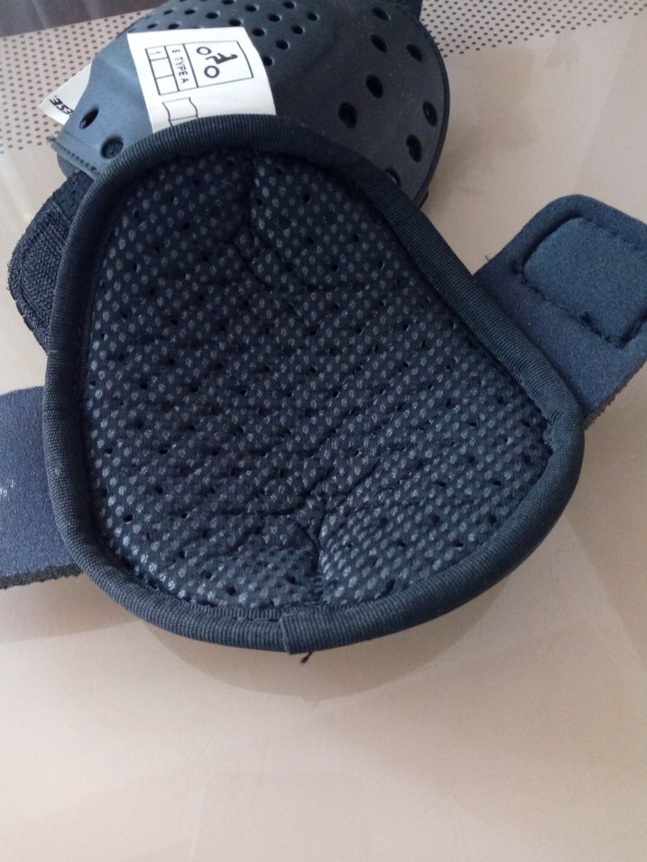 Siyah Noktalı Motosiklet Dizliği - Görsel 4