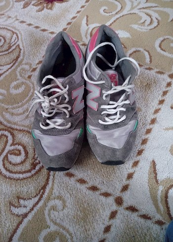 New Balance Gri Bağcıklı Kadın Spor Ayakkabı