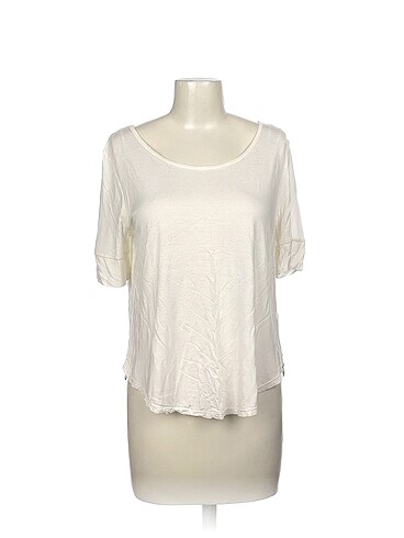 Diğer T-shirt %70 İndirimli.