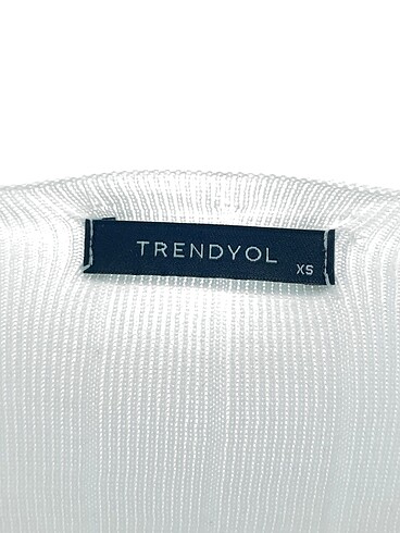 xs Beden beyaz Renk Trendyol & Milla Bluz %70 İndirimli.