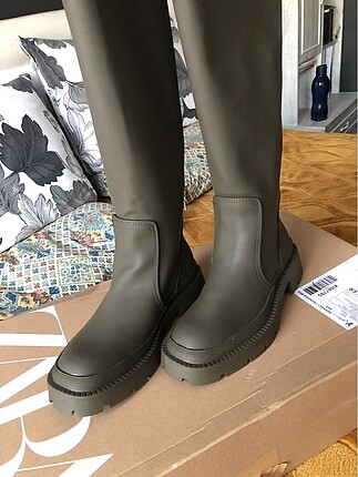 38 Beden Zara yeşil çizme