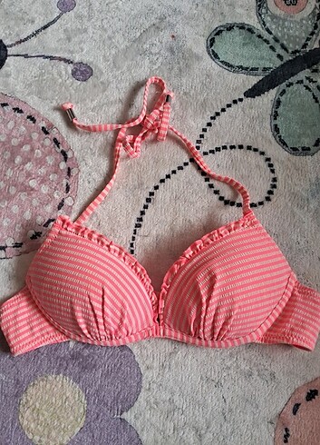 H&M bikini üstü