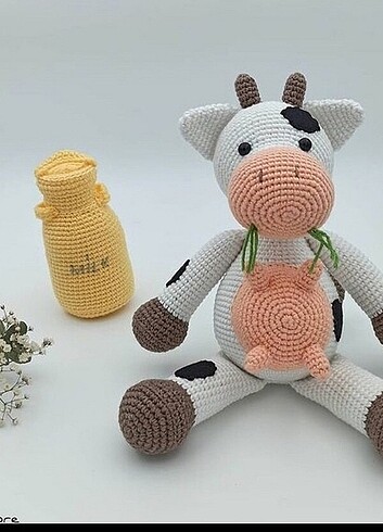 Amigurumi inek