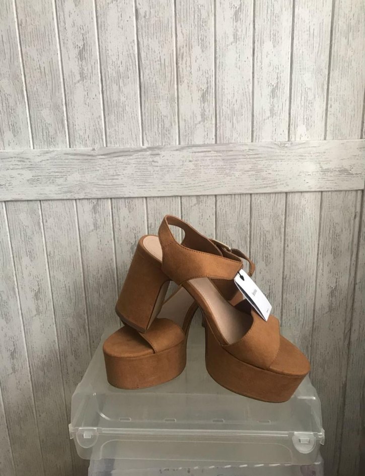 Bershka kalın topuklu sandalet - Görsel 2