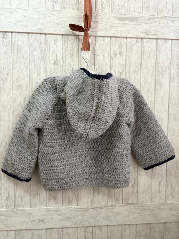 Kapüşonlu Erkek Çocuk Gri Örgü Hırka - Görsel 4