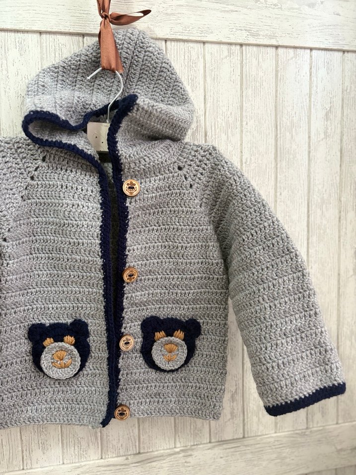 Kapüşonlu Erkek Çocuk Gri Örgü Hırka - Görsel 2