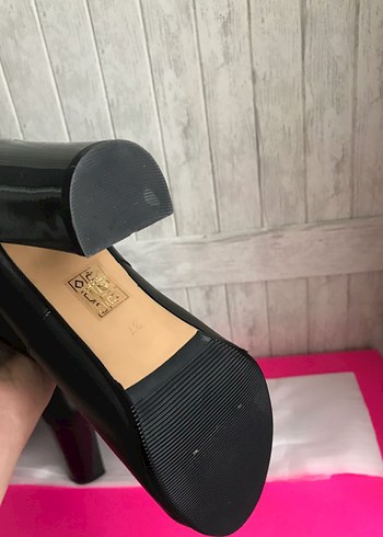 Siyah Deri Topuklu Çizme - Görsel 6