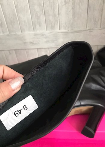 Siyah Deri Topuklu Çizme - Görsel 5