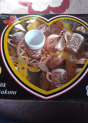 Söz için fincan takimi