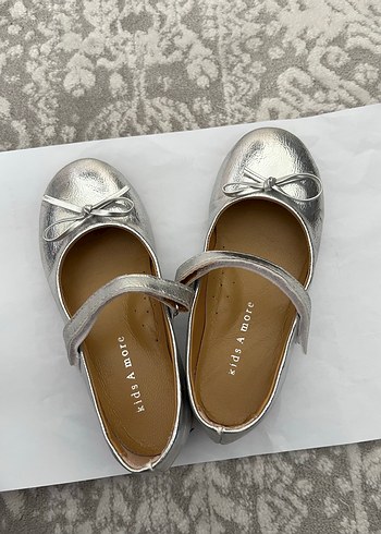 Kız Çocuk Gümüş Renk Fiyonk Detaylı Babet - Görsel 3