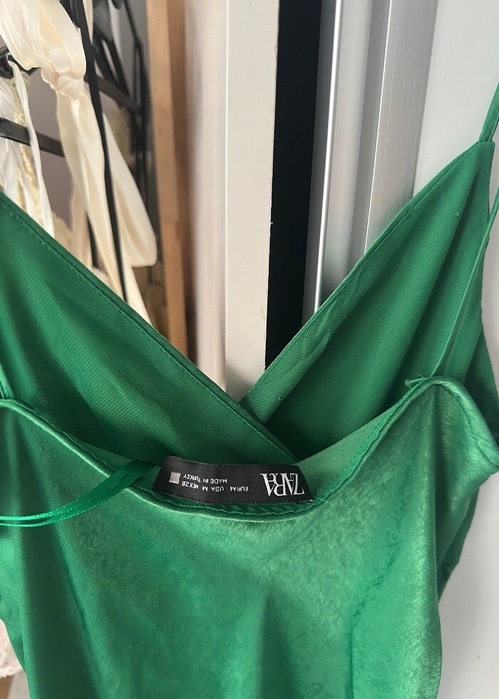 Zara zümrüt yeşil mezuniyet - Görsel 3