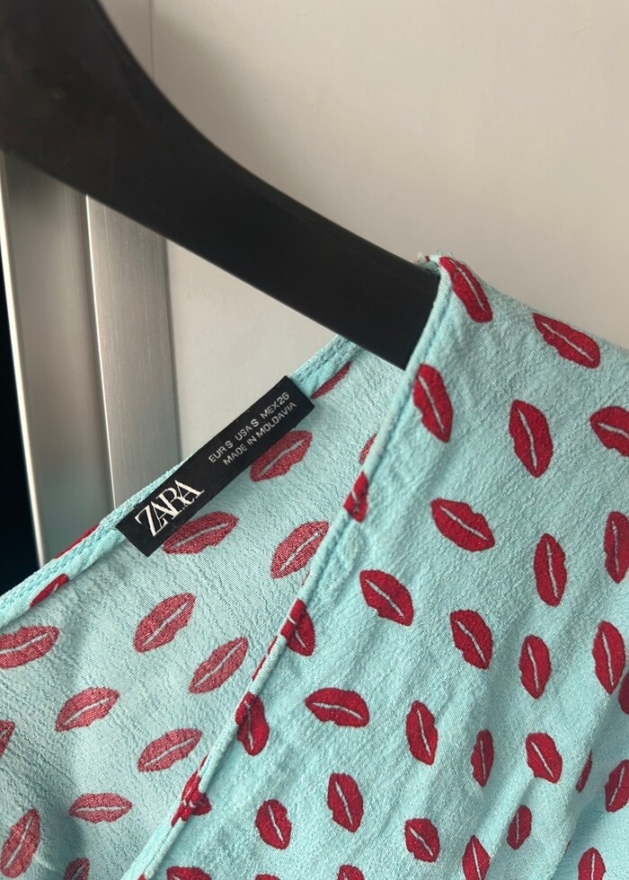 Zara dudaklı elbise - Görsel 3