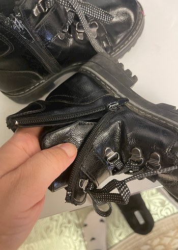 Tokalı Siyah Deri Kadın Bot - Görsel 4